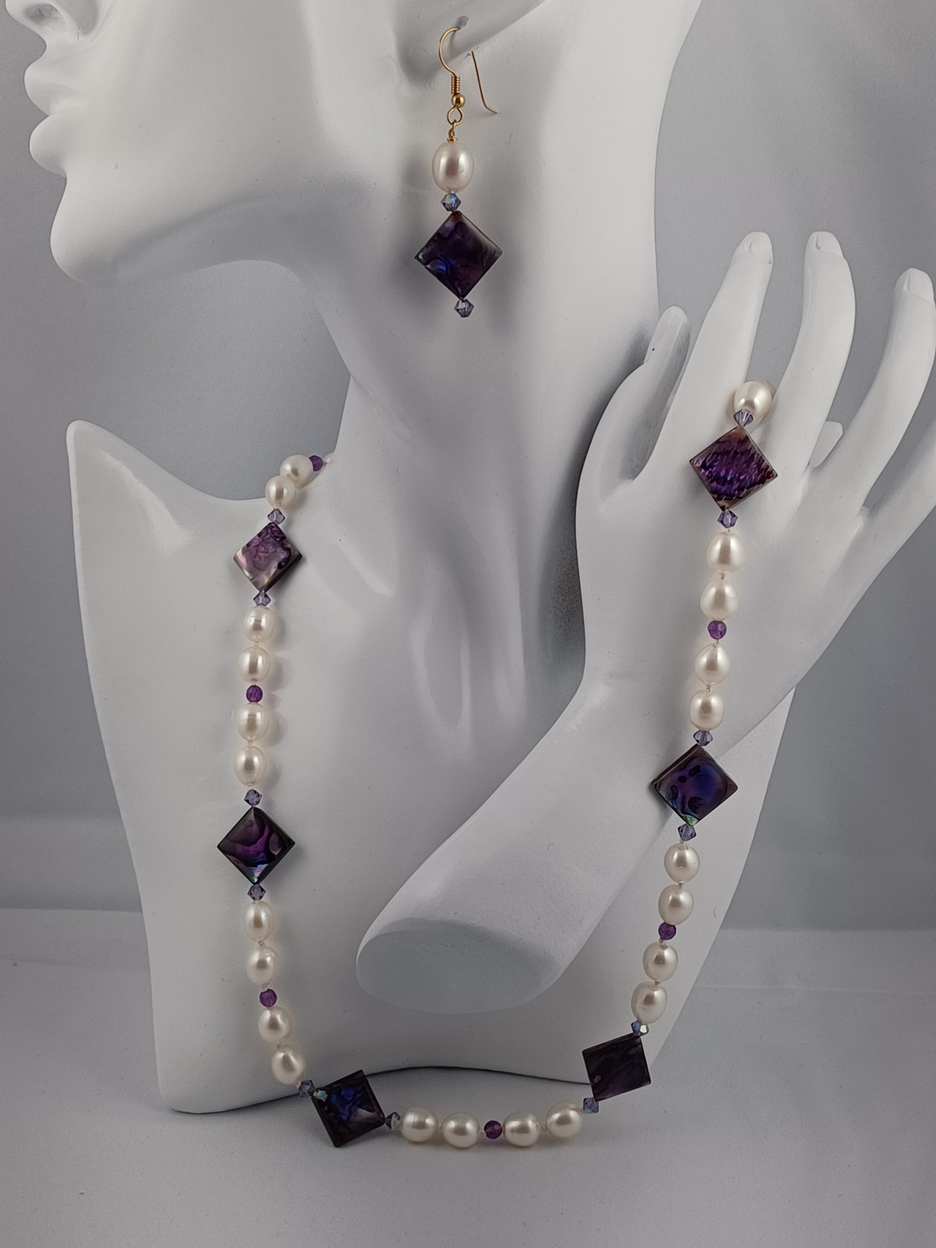 Carmen Baroque Pearl & Austrian Crystal Necklace - Image 2